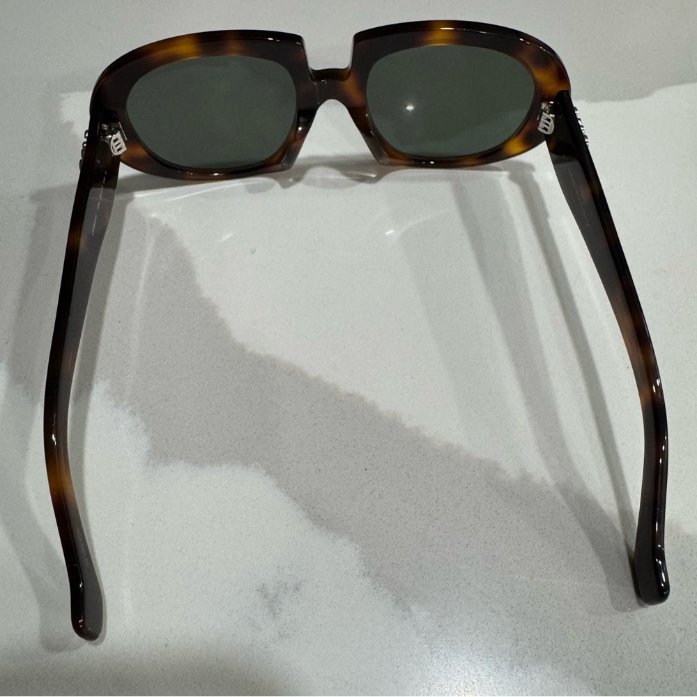 LOEWE Tortoiseshell Round Sunglasses - Picture 7 of 11